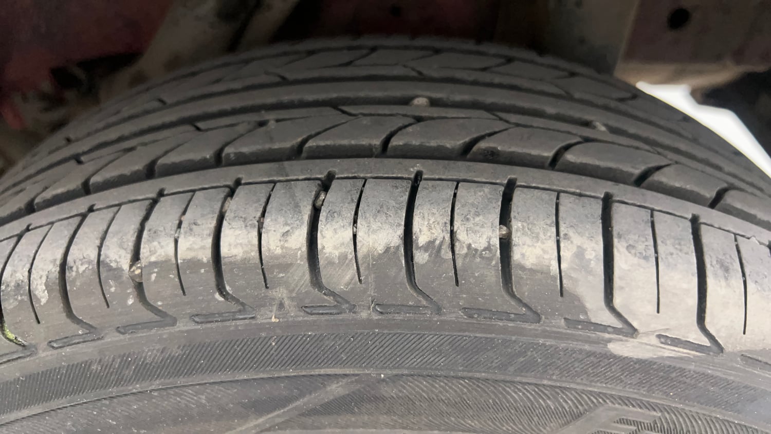 Used 2018 Mahindra KUV100 NXT K8 6 STR Petrol Manual tyres LEFT REAR TYRE TREAD VIEW