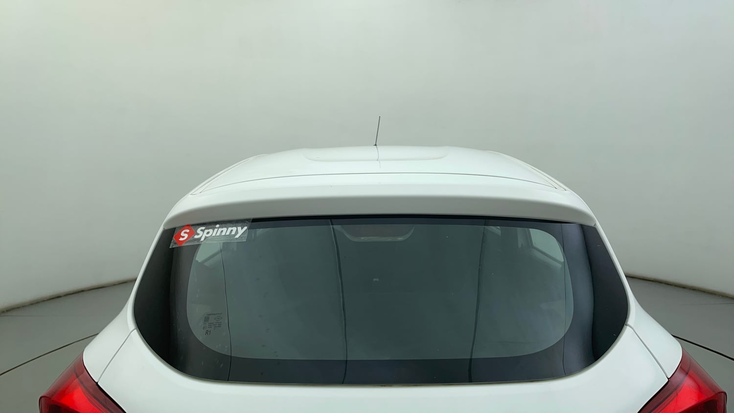 Used 2015 Renault Kwid RXT Petrol Manual exterior BACK WINDSHIELD VIEW