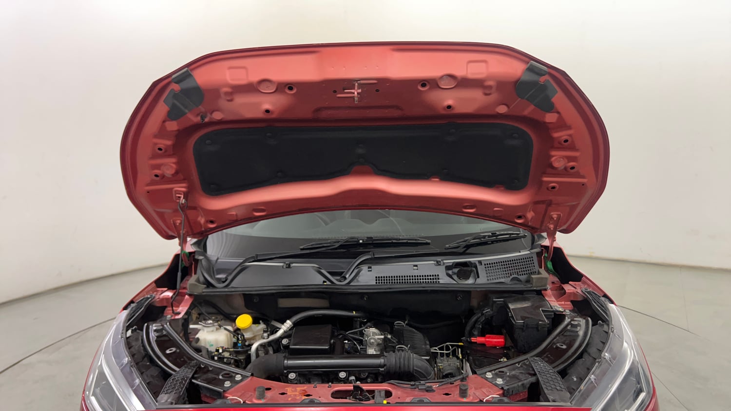 Used 2023 Nissan Magnite XV Premium Petrol Manual engine ENGINE & BONNET OPEN FRONT VIEW