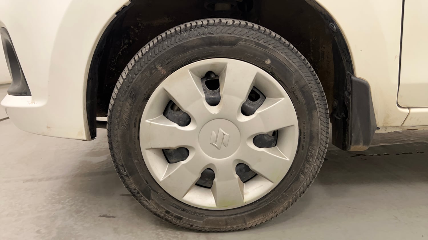 Used 2016 Maruti Suzuki Alto K10 VXi AMT Petrol Automatic tyres LEFT FRONT TYRE RIM VIEW