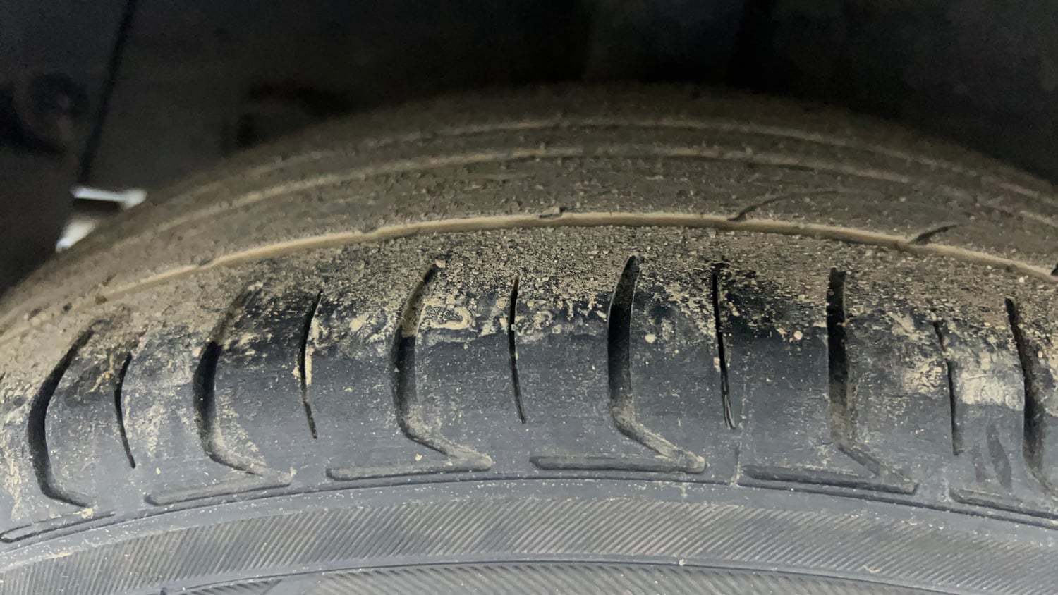 Used 2017 Hyundai Grand i10 Sportz (O) AT 1.2 Kappa VTVT Petrol Automatic tyres RIGHT REAR TYRE TREAD VIEW