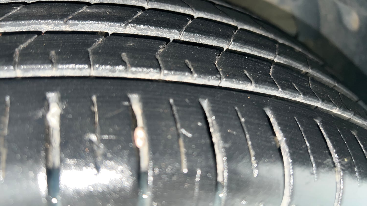 Used 2024 Toyota Glanza V AMT Petrol Automatic tyres RIGHT FRONT TYRE TREAD VIEW