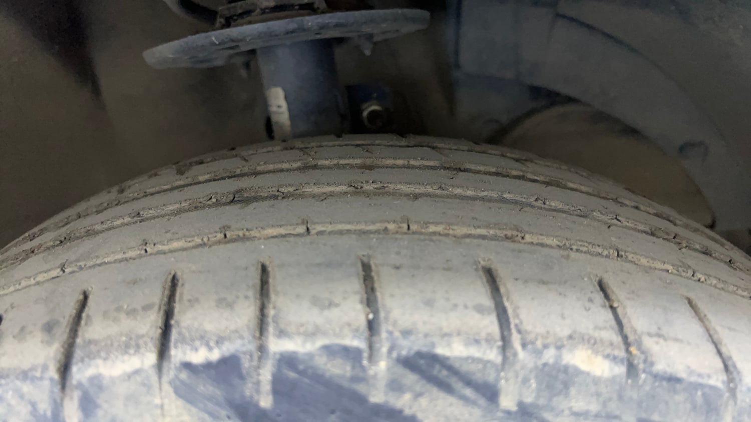 Used 2018 Maruti Suzuki Baleno Alpha 1.2 Petrol Manual tyres RIGHT FRONT TYRE TREAD VIEW