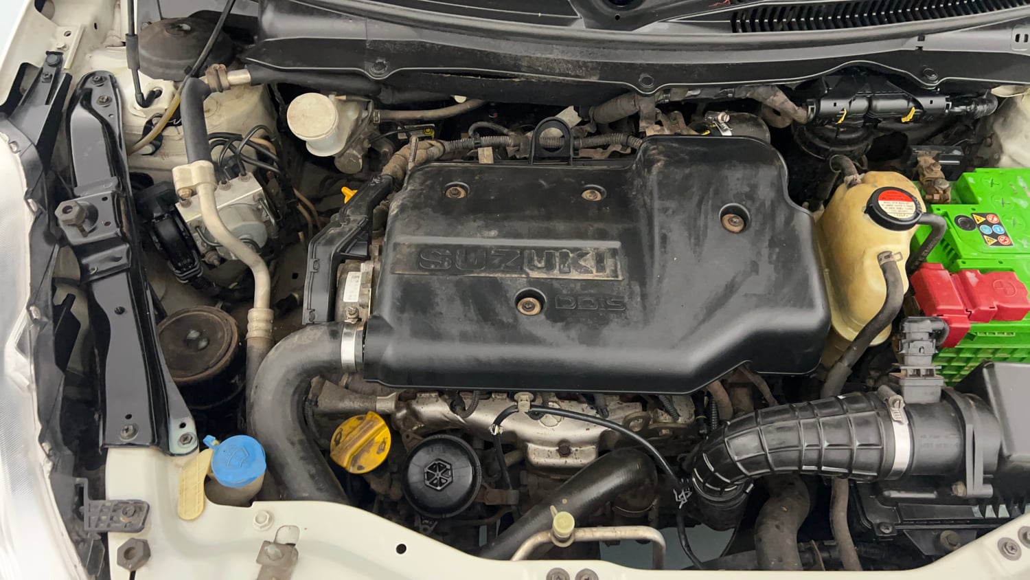 Used 2016 Maruti Suzuki Swift VDi Diesel Manual engine ENGINE RIGHT SIDE VIEW