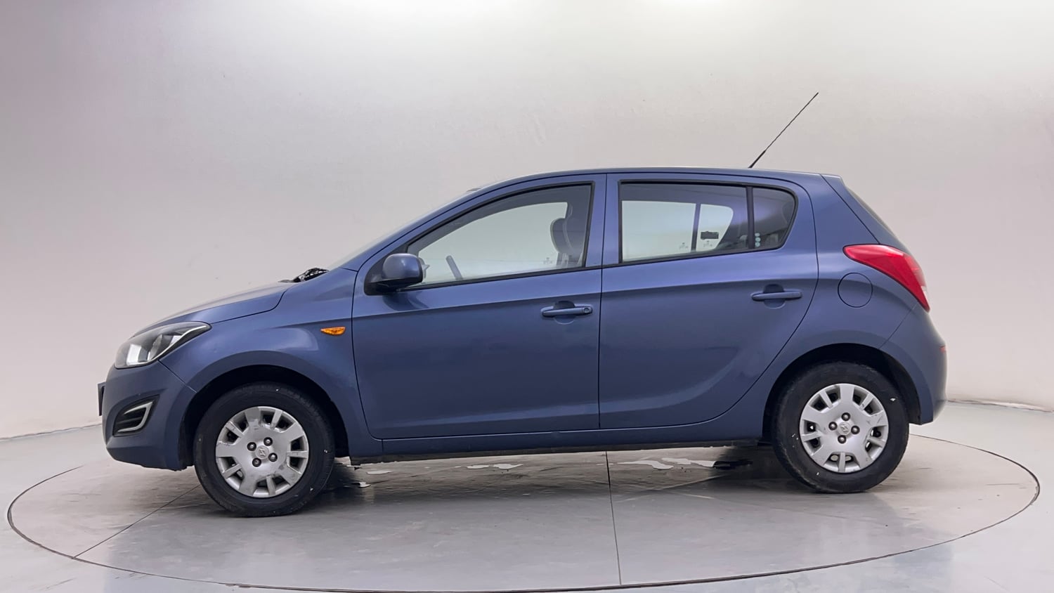 Used 2013 Hyundai i20 Era 1.2 Petrol Manual exterior LEFT SIDE VIEW