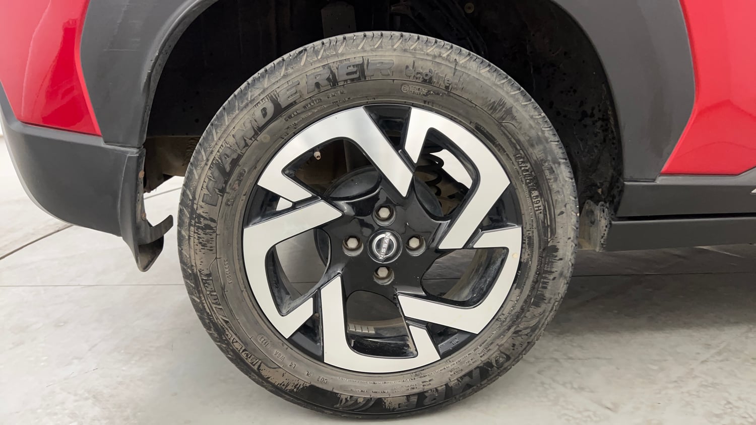Used 2023 Nissan Magnite XV Premium Petrol Manual tyres RIGHT REAR TYRE RIM VIEW