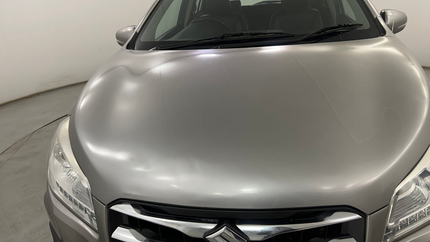 Used 2015 Maruti Suzuki S-Cross Alpha 1.6 Diesel Manual dents MINOR SCRATCH