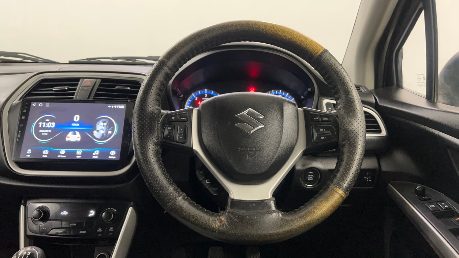 Used 2015 Maruti Suzuki S-Cross Alpha 1.6 Diesel Manual interior STEERING VIEW