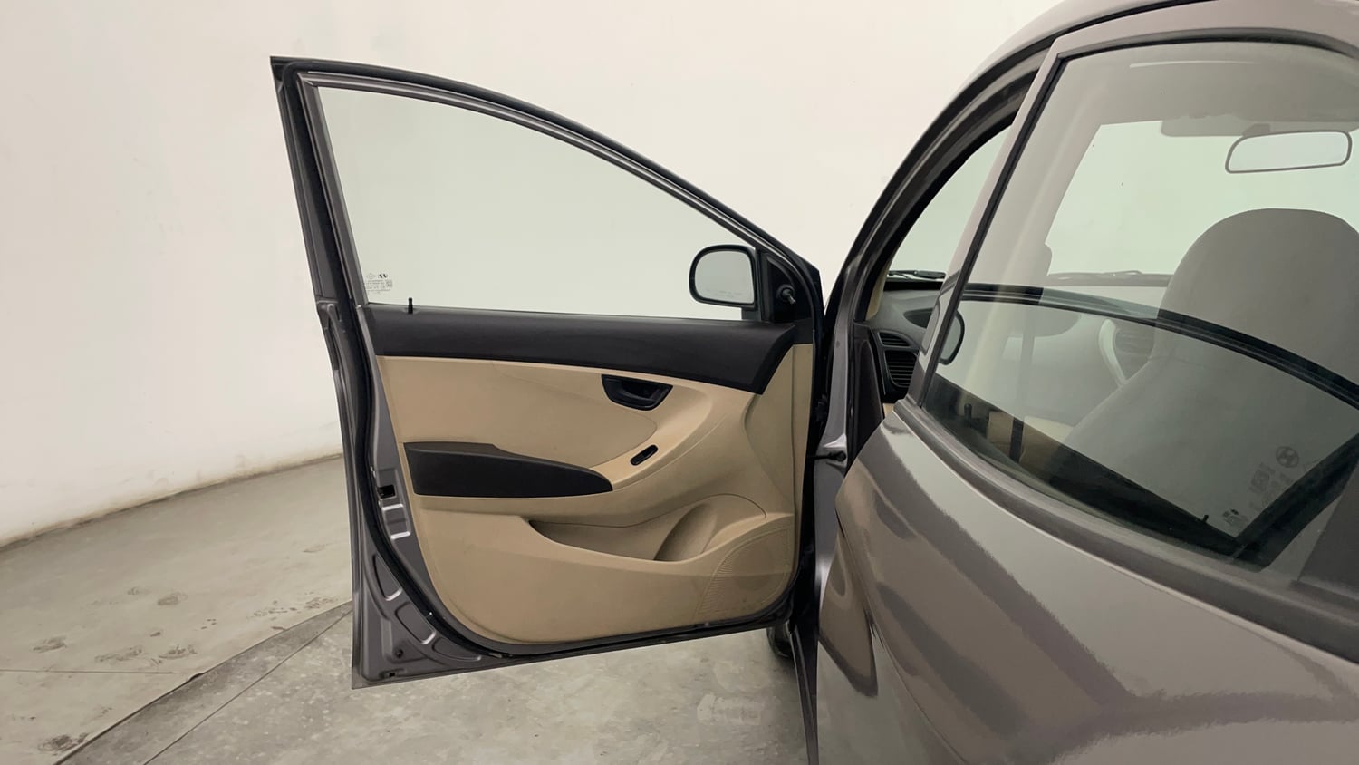 Used 2013 Hyundai Eon Magna Petrol Manual interior LEFT FRONT DOOR OPEN VIEW