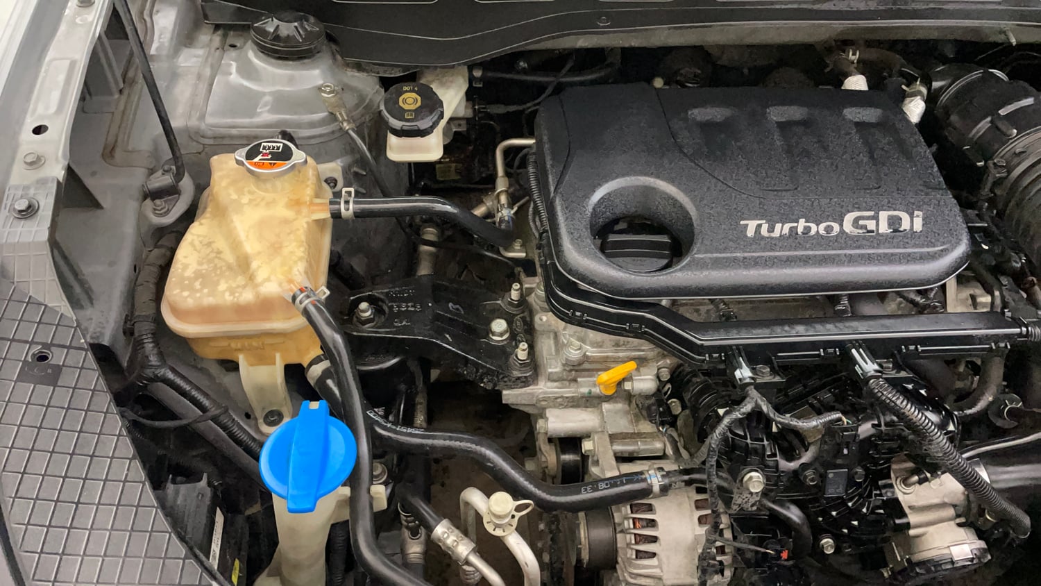 Used 2021 Hyundai Venue SX 1.0 Turbo Petrol Manual engine ENGINE RIGHT SIDE VIEW