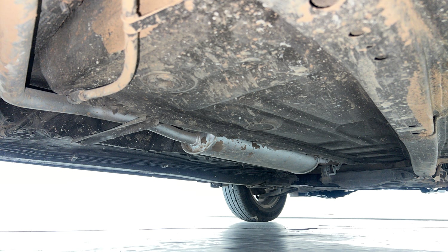 Used 2017 Maruti Suzuki Dzire ZXi Petrol Manual extra REAR RIGHT UNDERBODY VIEW