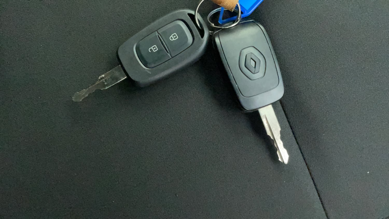 Used 2017 Renault Kwid CLIMBER 1.0 Petrol Manual extra CAR KEY VIEW