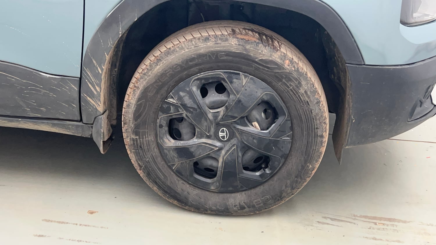 Used 2025 Tata Punch Adventure Plus Petrol Manual tyres RIGHT FRONT TYRE RIM VIEW