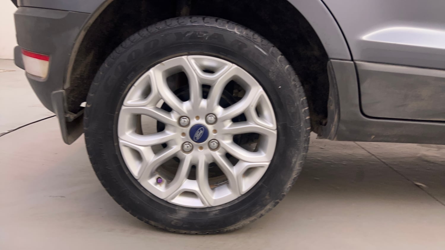 Used 2015 Ford EcoSport Titanium 1.5 Ti-VCT AT Petrol Automatic tyres RIGHT REAR TYRE RIM VIEW