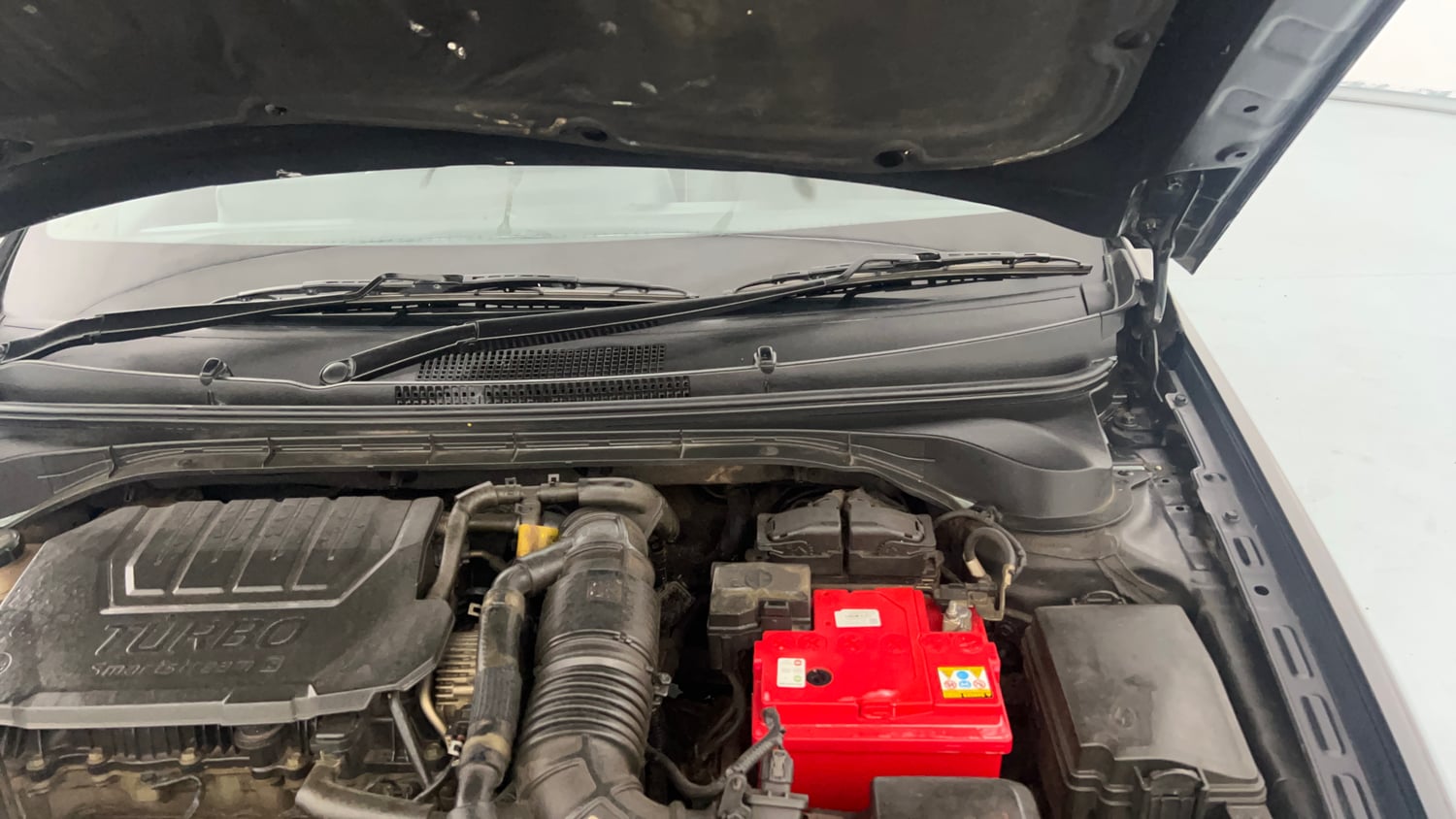 Used 2023 Hyundai Verna SX (O) 1.5 Turbo Petrol DCT Petrol Automatic engine ENGINE LEFT SIDE HINGE & APRON VIEW
