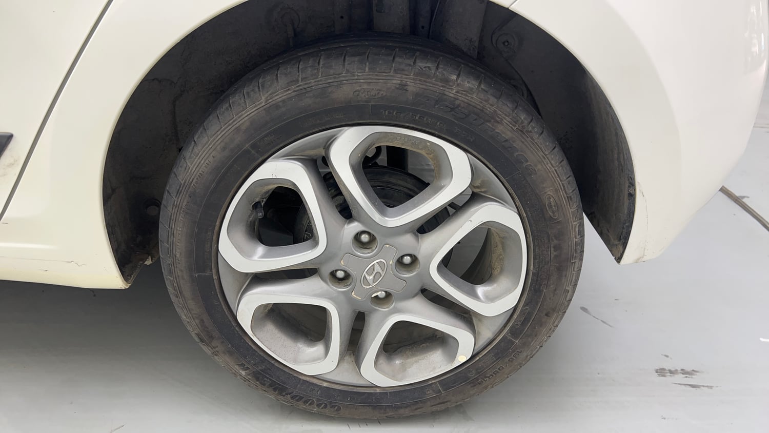 Used 2018 Hyundai Elite i20 Asta 1.2 (O) Petrol Manual tyres LEFT REAR TYRE RIM VIEW