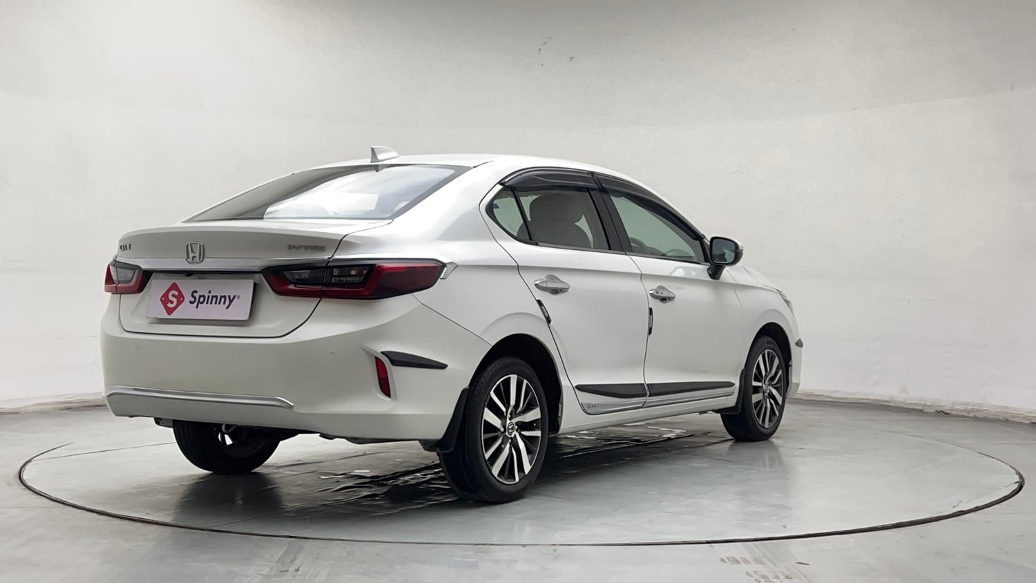 Used 2022 Honda City ZX CVT Petrol Petrol Automatic exterior RIGHT REAR CORNER VIEW