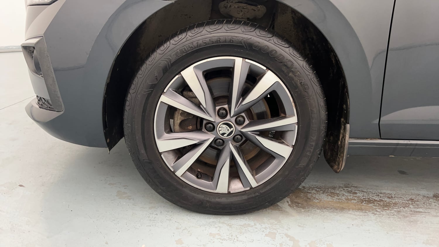 Used 2022 Skoda Slavia Style 1.5L TSI MT Petrol Manual tyres LEFT FRONT TYRE RIM VIEW