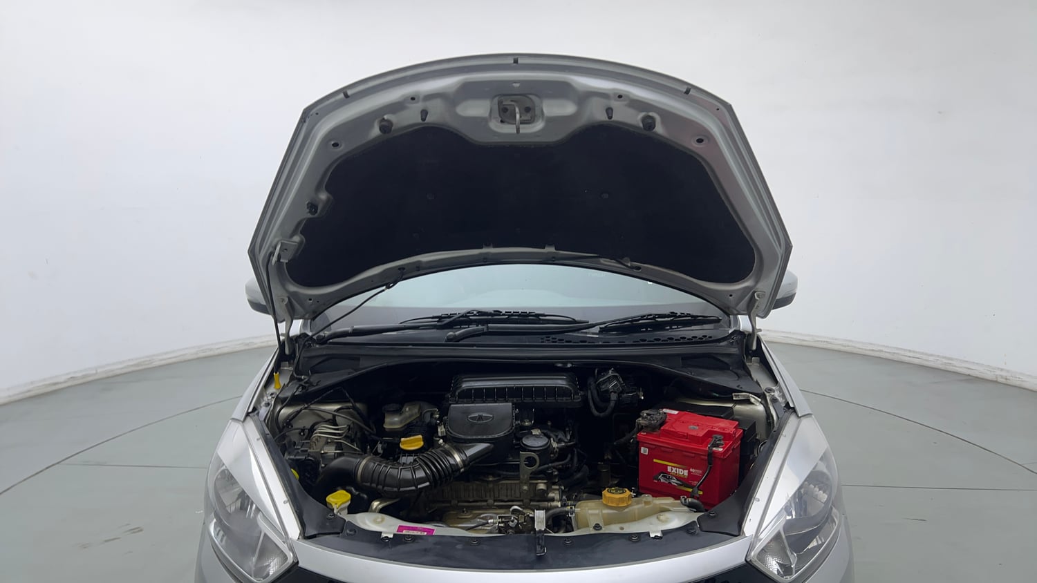 Used 2019 Tata Tiago Revotron XZ w/o Alloy Petrol Manual engine ENGINE & BONNET OPEN FRONT VIEW