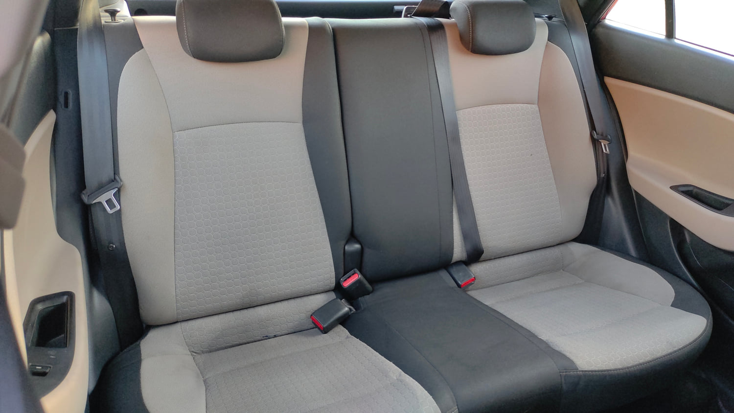 Used 2017 Hyundai Elite i20 Asta 1.2 (O) Petrol Manual interior REAR SEAT CONDITION VIEW