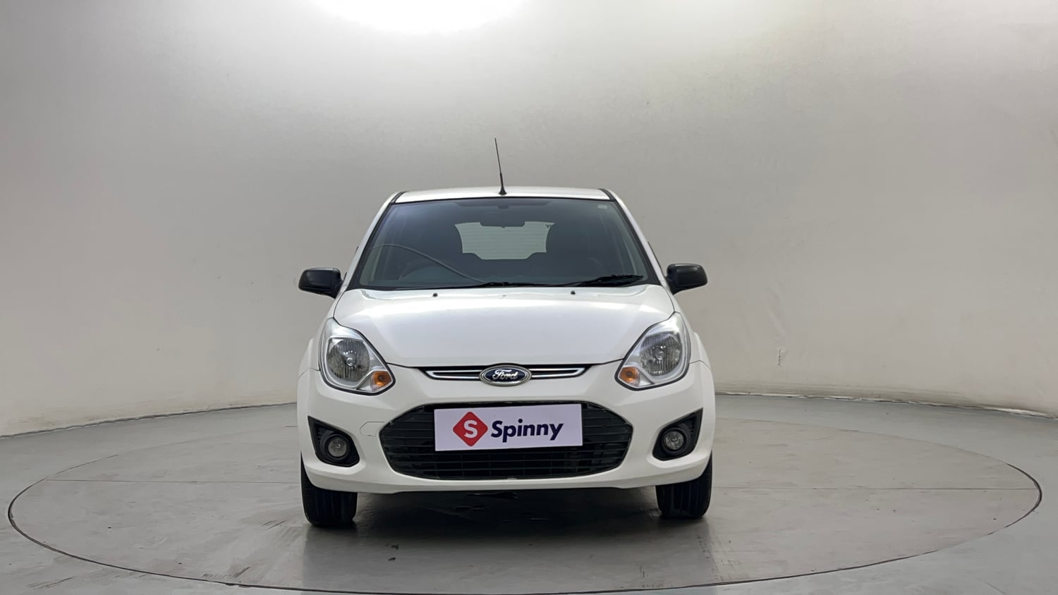 Used 2013 Ford Figo Duratec Petrol Titanium 1.2 Petrol Manual exterior FRONT VIEW