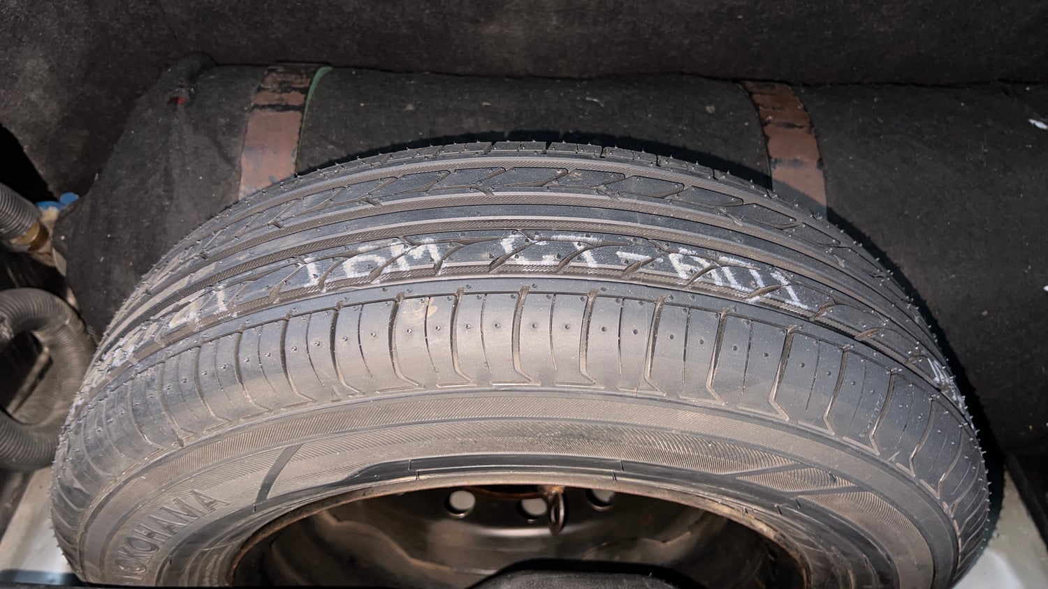 Used 2018 Maruti Suzuki Swift LXI CNG (Outside Fitted) Cng Manual tyres SPARE TYRE VIEW
