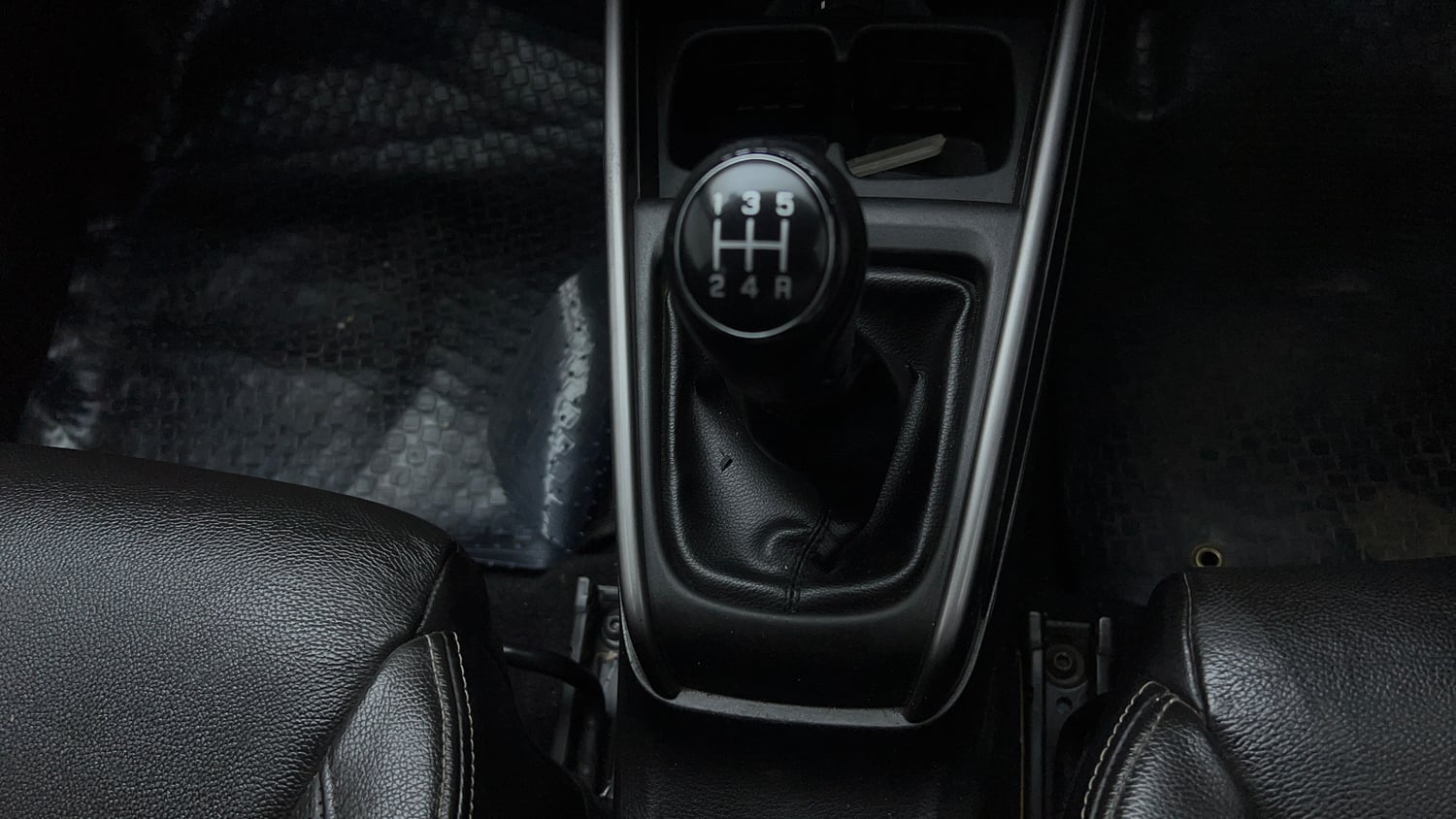Used 2019 Maruti Suzuki XL6 Alpha MT Petrol Petrol Manual interior GEAR  KNOB VIEW