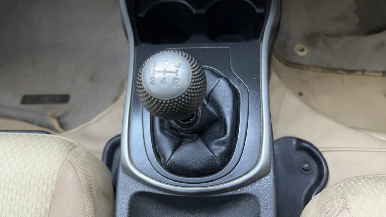 Used 2017 Honda City V Petrol Petrol Manual interior GEAR  KNOB VIEW