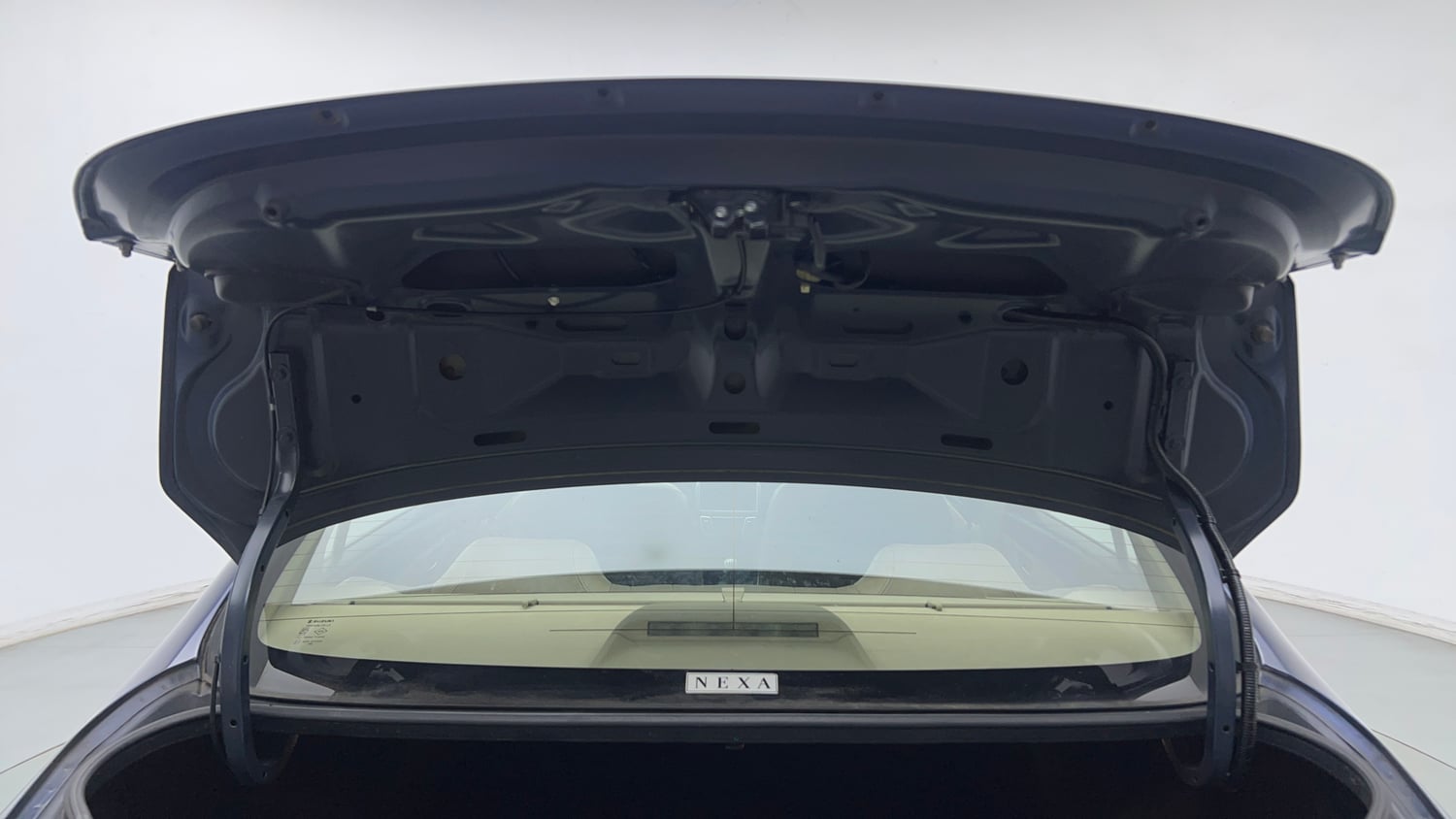 Used 2017 Maruti Suzuki Ciaz Alpha 1.4 MT Petrol Manual interior DICKY DOOR OPEN VIEW