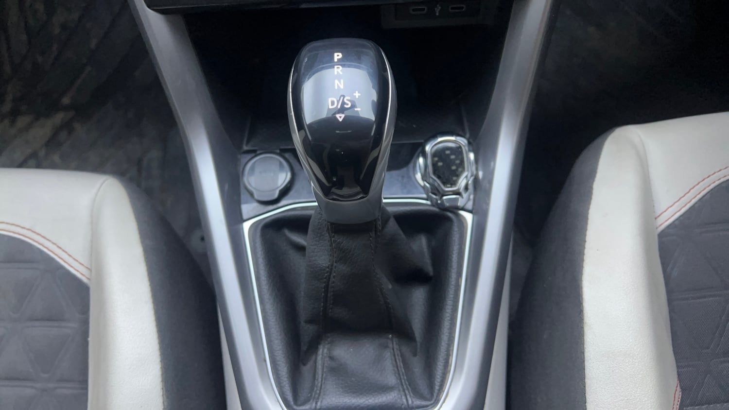 Used 2022 Volkswagen Taigun GT Plus 1.5 TSI DSG Petrol Automatic interior GEAR  KNOB VIEW