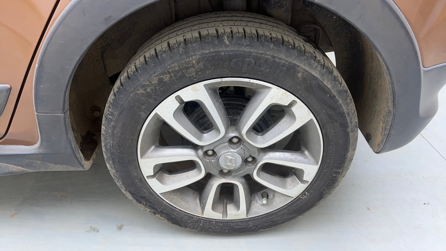 Used 2016 Hyundai i20 Active 1.2 SX Petrol Manual tyres LEFT REAR TYRE RIM VIEW