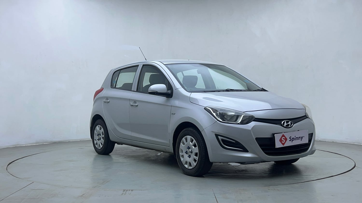 Used 2013 Hyundai i20 Magna 1.2 Petrol Manual exterior RIGHT FRONT CORNER VIEW
