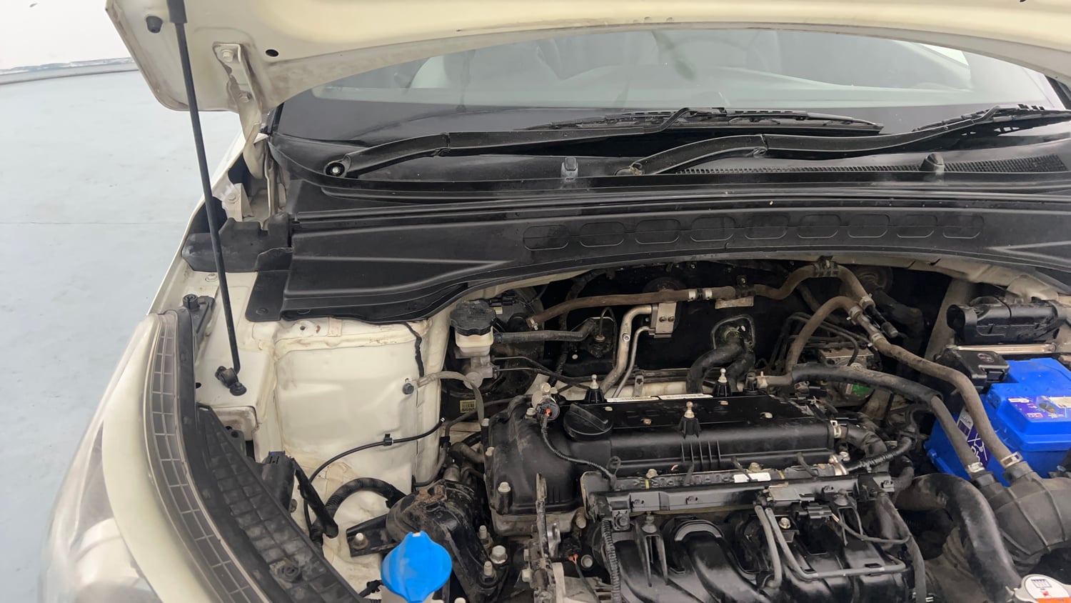 Used 2018 Hyundai Creta SX Plus 1.6  Petrol Petrol Manual engine ENGINE RIGHT SIDE HINGE & APRON VIEW