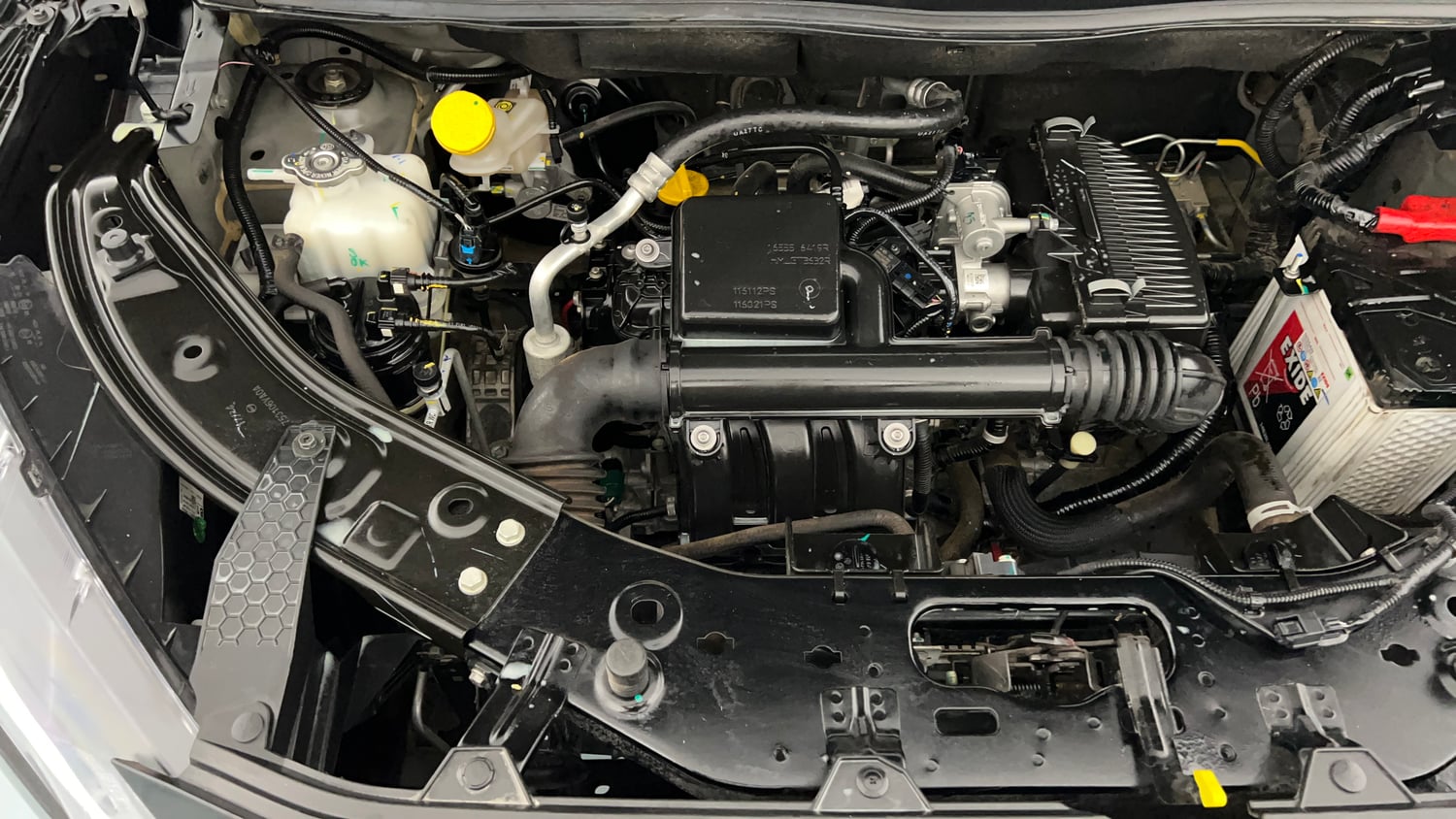 Used 2024 Nissan Magnite XL Petrol Manual engine ENGINE RIGHT SIDE VIEW