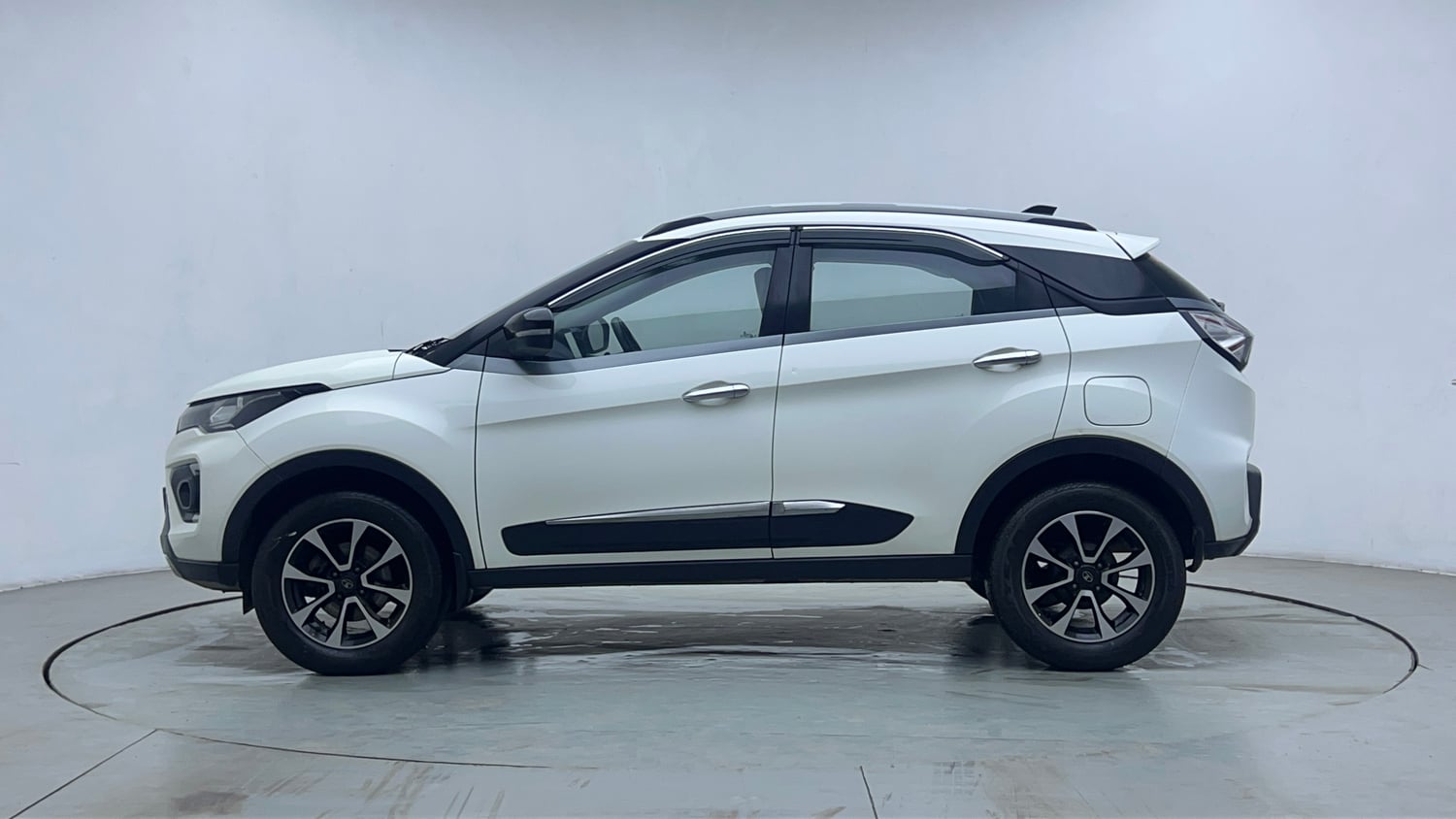 Used 2020 Tata Nexon XZA Plus (S) Petrol Automatic exterior LEFT SIDE VIEW