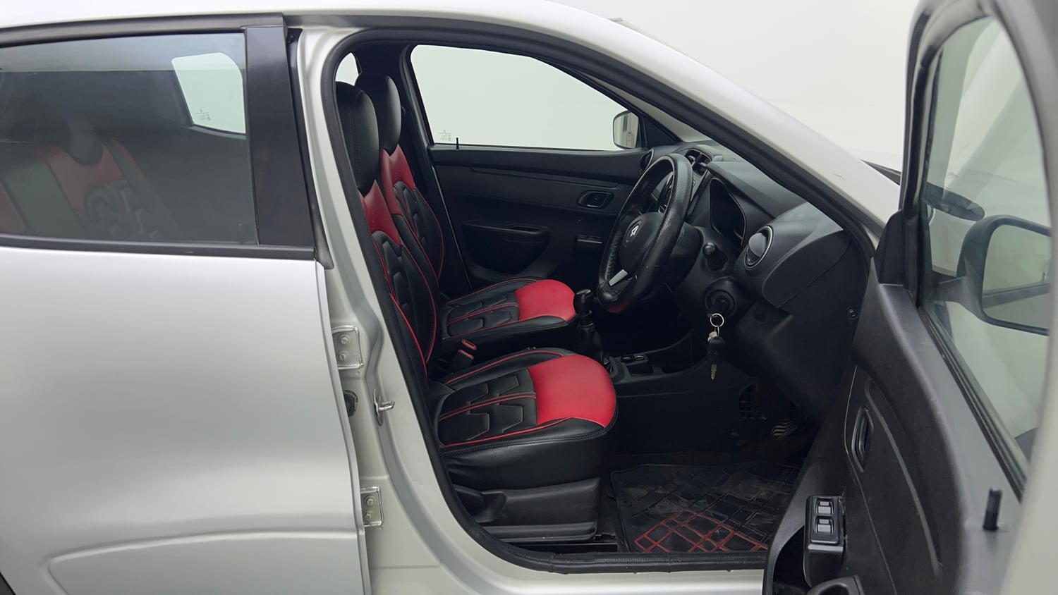 Used 2018 Renault Kwid 1.0 RXL CNG (Outside Fitted) Cng Manual interior RIGHT SIDE FRONT DOOR CABIN VIEW