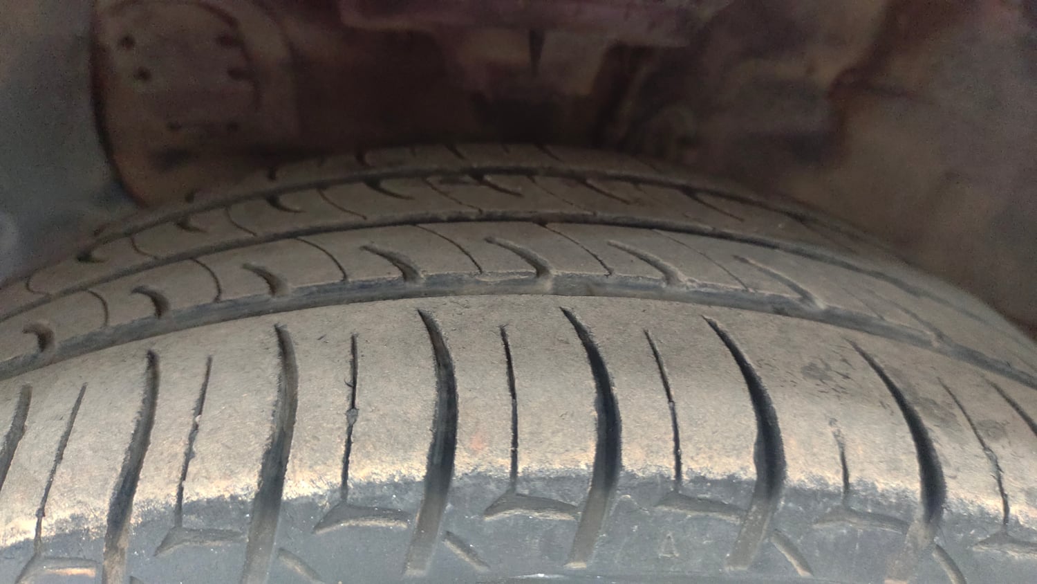 Used 2017 Hyundai Elite i20 Asta 1.2 (O) Petrol Manual tyres LEFT FRONT TYRE TREAD VIEW