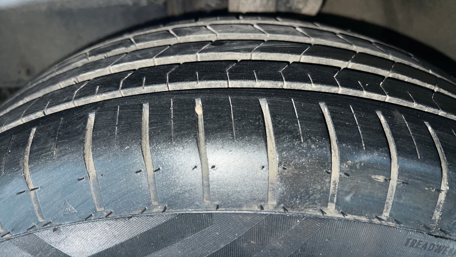 Used 2017 Mahindra KUV100 K6 6 STR Petrol Manual tyres LEFT FRONT TYRE TREAD VIEW