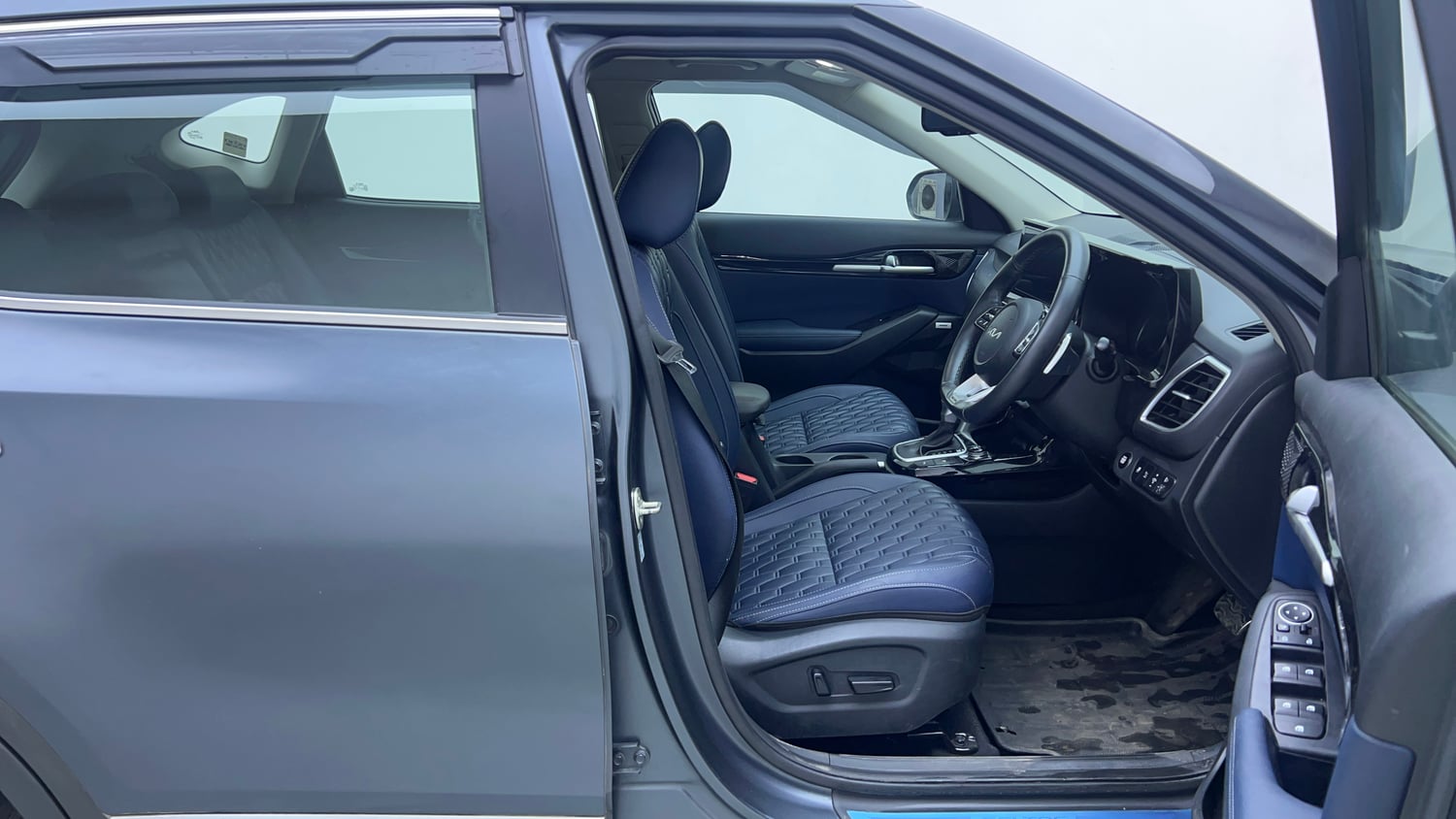 Used 2022 Kia Seltos X Line 1.5 Diesel AT Diesel Automatic interior RIGHT SIDE FRONT DOOR CABIN VIEW