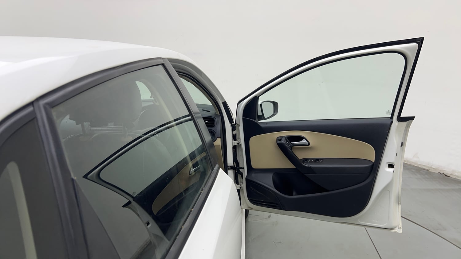 Used 2016 volkswagen Ameo Comfortline 1.2 Petrol+cng(Outside fitted) Petrol+cng Manual interior RIGHT FRONT DOOR OPEN VIEW