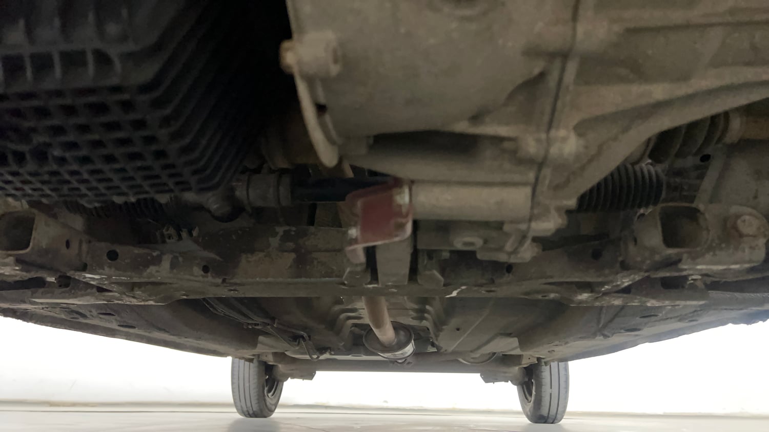 Used 2015 Renault Kwid RXT Petrol Manual extra FRONT LEFT UNDERBODY VIEW