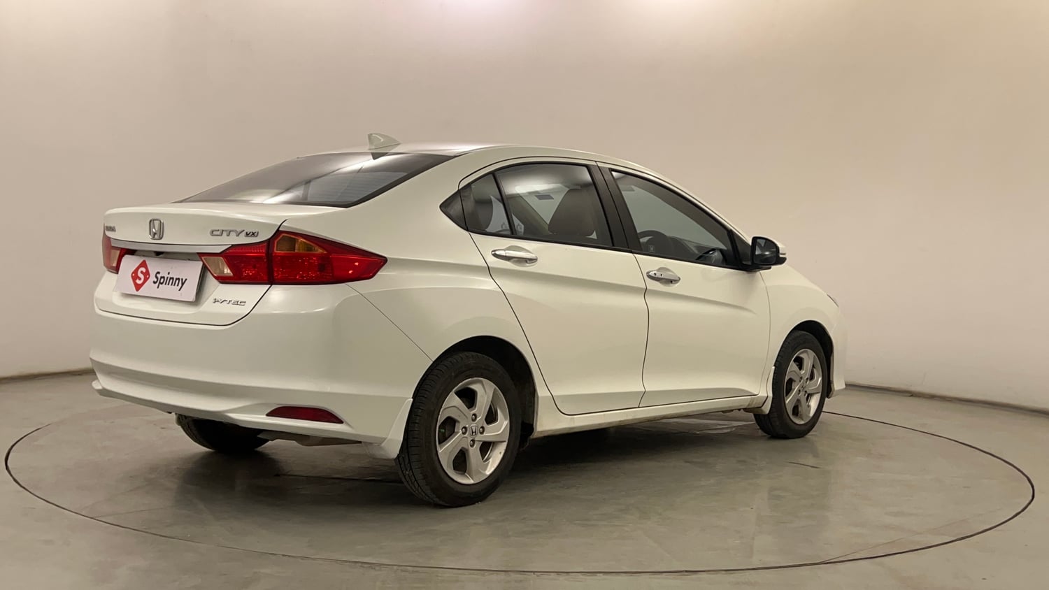 Used 2016 Honda City VX Petrol Manual exterior RIGHT REAR CORNER VIEW