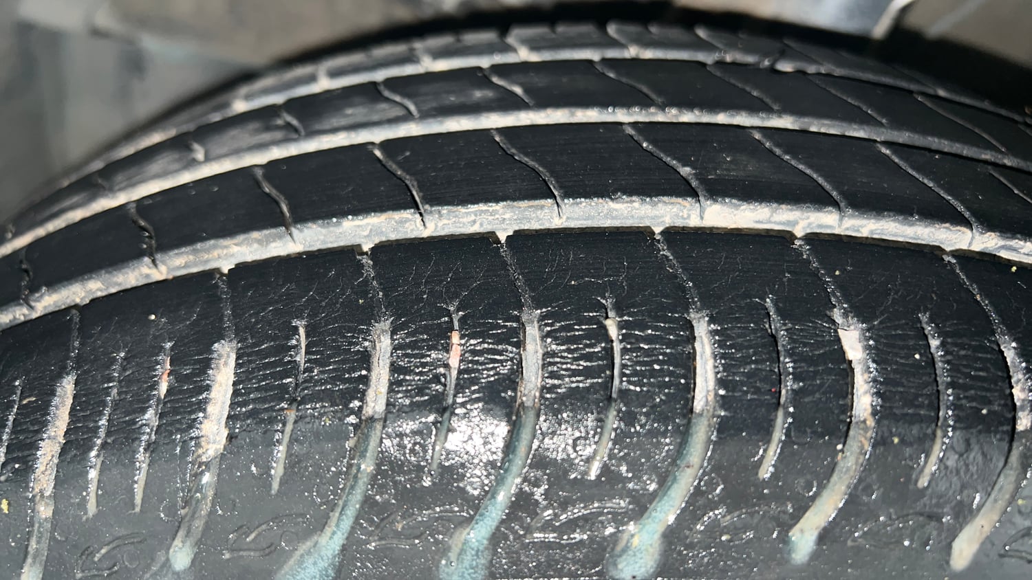 Used 2020 Maruti Suzuki Baleno Delta Petrol Manual tyres LEFT FRONT TYRE TREAD VIEW