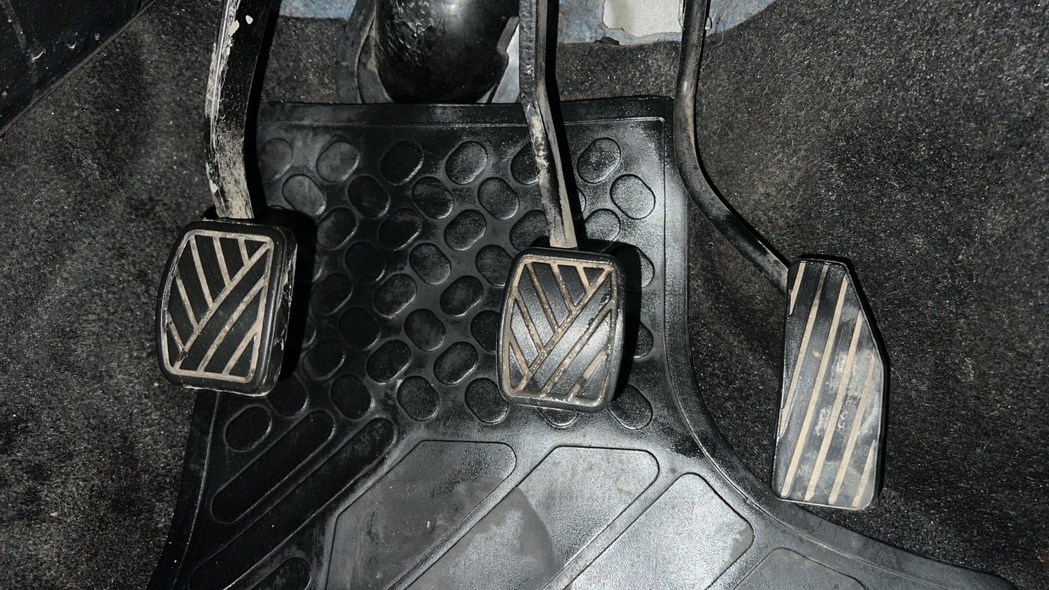 Used 2017 Maruti Suzuki Wagon R VXI Petrol Manual interior PEDALS VIEW