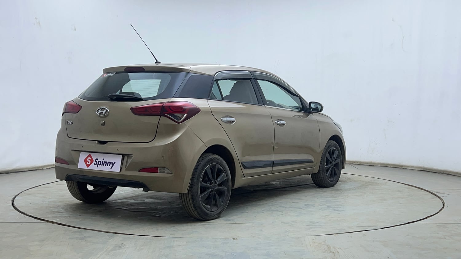 Used 2015 Hyundai Elite i20 Asta 1.4 CRDI Diesel Manual exterior RIGHT REAR CORNER VIEW