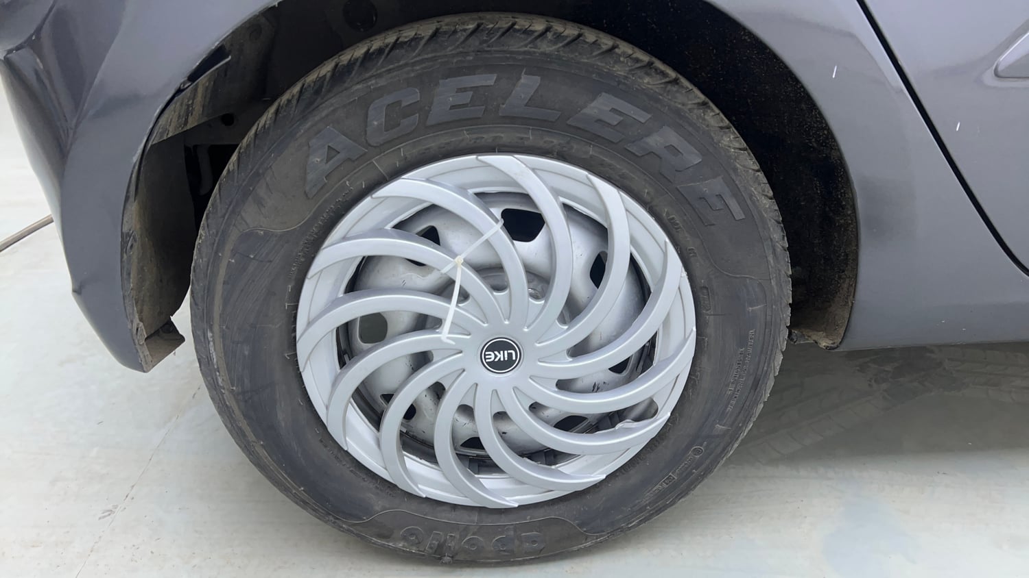 Used 2012 Hyundai i10 Sportz 1.2 Kappa2 Petrol Manual tyres RIGHT REAR TYRE RIM VIEW