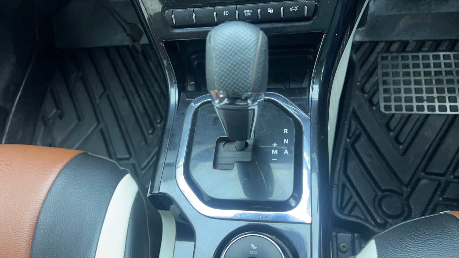 Used 2020 Tata Nexon XZA Plus (S) Petrol Automatic interior GEAR  KNOB VIEW