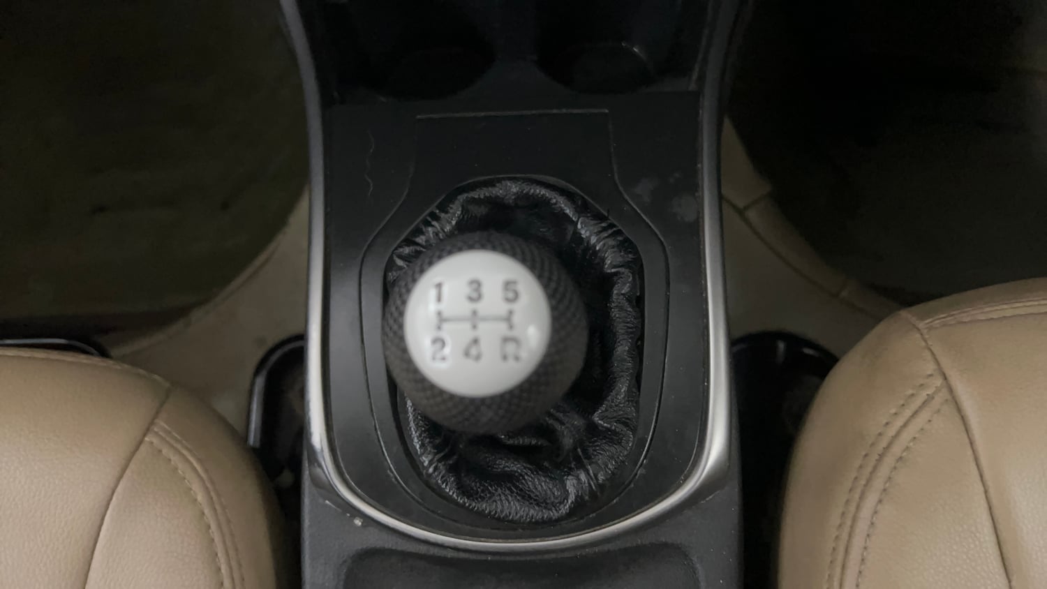 Used 2014 Honda City SV Petrol Manual interior GEAR  KNOB VIEW
