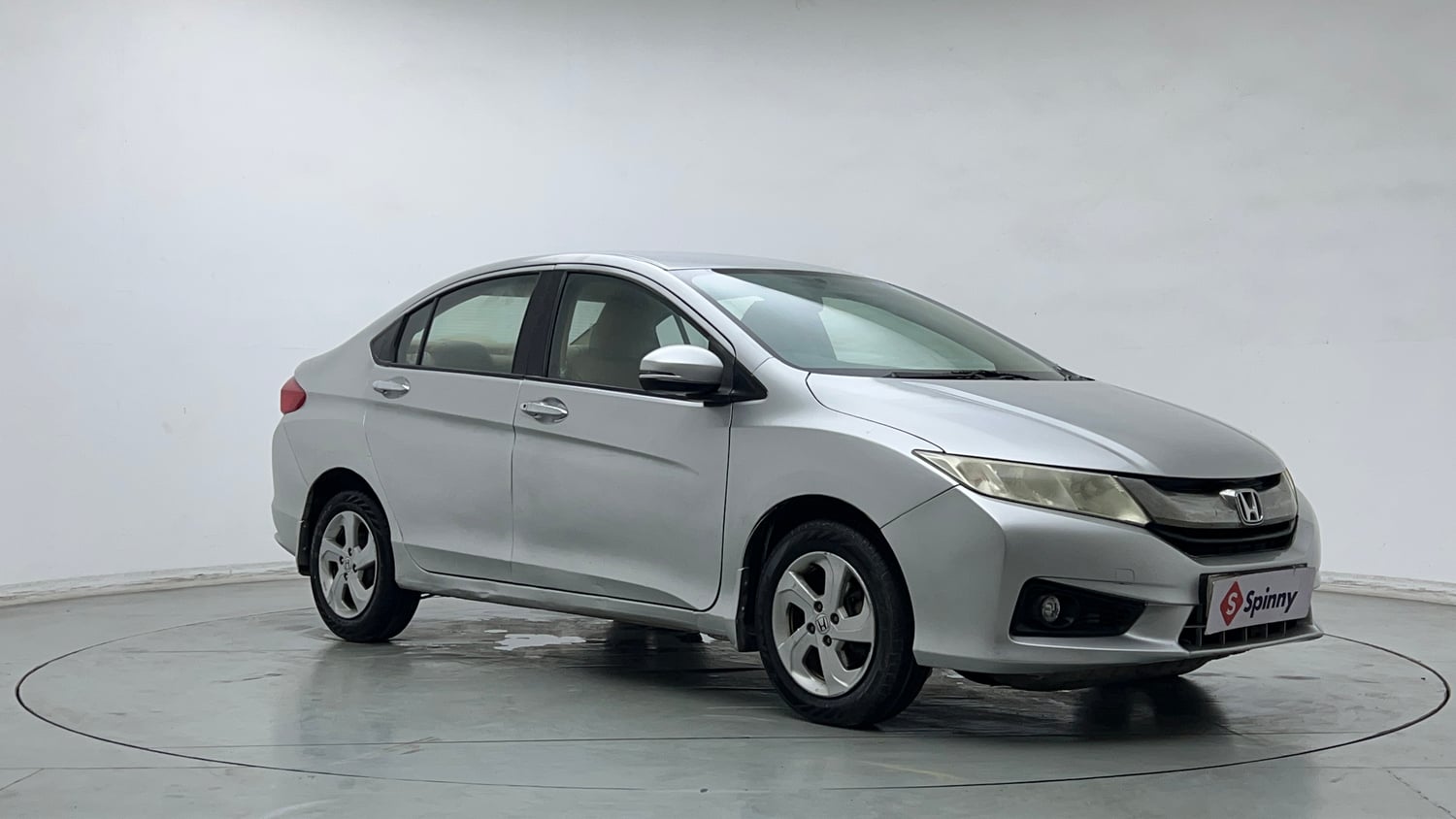 Used 2016 Honda City V Petrol Manual exterior RIGHT FRONT CORNER VIEW