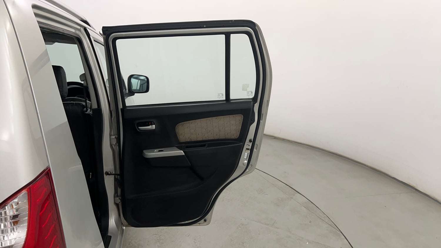 Used 2016 Maruti Suzuki Wagon R VXI Petrol Manual interior RIGHT REAR DOOR OPEN VIEW